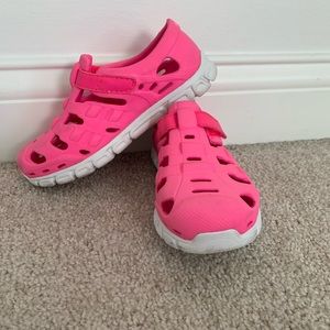 Surprize by Stride Rite Girls Hot Pink Water Shoes Size 11